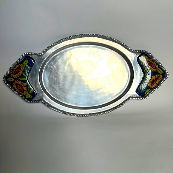 Beautiful large Mexican pewter & painted ceramic platter featuring sunflowers. - Picture 7 of 7